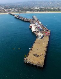 File:Stearns Wharf by Don Ramey Logan ...