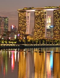File:Marina Bay Sands and the skyline ...