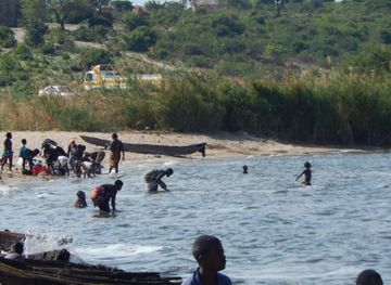 File:Local people on Lake Bangweulu.jpg - Wikimedia Commons
