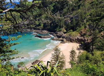 File:Anson Bay Norfolk Island View from Reserve.jpg - Wikimedia Commons