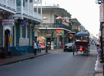 File:Bourbon Street French Quarter.jpg - Wikipedia