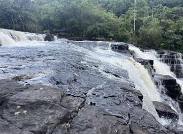 Fichier:Chute de Saala 04.jpg — Wikipédia