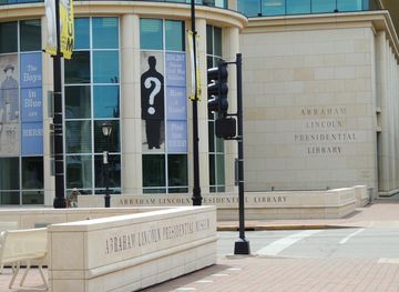 File:2013-08-04 AbrahamLincoln PresidentialLibrary and Museum.JPG -  Wikipedia