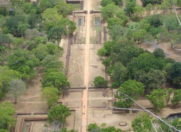 File:Aerial view of Sigiriya gardens.jpg - Wikimedia Commons