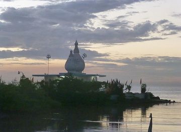 File:TnT Temple in the Sea 1.jpg - Wikimedia Commons
