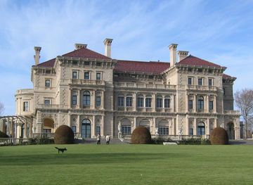 File:Breakers 01.jpg - Wikimedia Commons