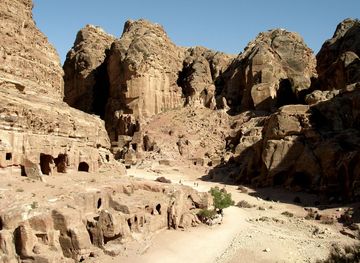 Ma'an