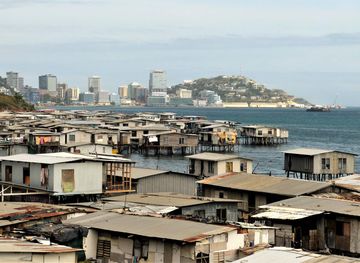 File:Stilt Houses Port Moresby (48641468176).jpg - Wikimedia Commons
