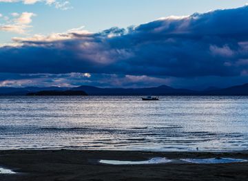 File:Burlington Bay, Lake Champlain, Vermont (30012082460).jpg - Wikimedia  Commons