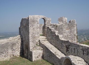 File:Berat Castle, Albania.JPG - Wikimedia Commons