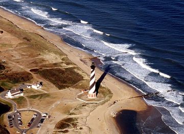 File:Cape Hatteras lighthouse North Carolina (improved).jpg - Wikimedia  Commons