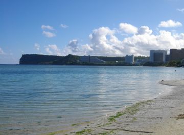 File:Two Lovers Point from Tumon Bay.JPG - Wikimedia Commons