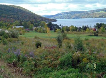 File:Canandaigua Lake scenic.jpg - Wikimedia Commons