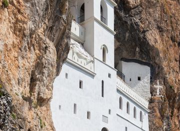 File:Monasterio de Ostrog, Montenegro, 2014-04-14, DD 11.JPG - Wikimedia  Commons