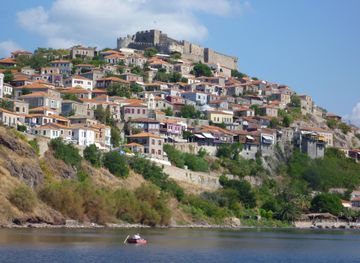 File:Mithymna-Lesbos.JPG - Wikimedia Commons