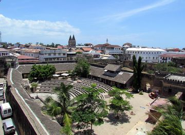 File:Stone Town, Zanzibar.jpg - Wikimedia Commons