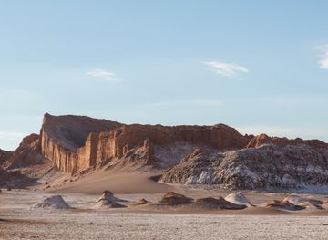 Archivo:Anfiteatro, Valle de la Luna, San Pedro de Atacama, Chile,  2016-02-01, DD 149.JPG - Wikipedia, la enciclopedia libre