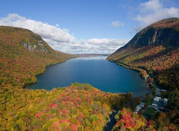 File:Lake Willoughby October 2021 003.jpg - Wikimedia Commons