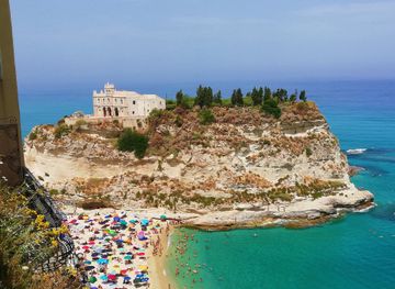 File:Panorama (Tropea) 27 06 2021 09.jpg - Wikimedia Commons