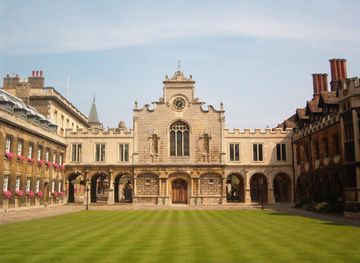 File:Cambridge Peterhouse OldCourt.JPG - Wikipedia