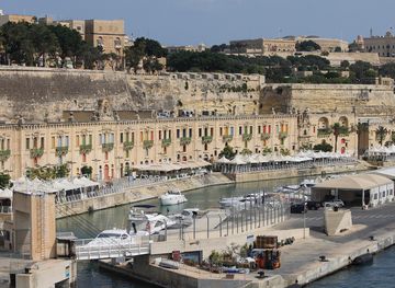 File:3 Valletta waterfront 090917.jpg - Wikimedia Commons