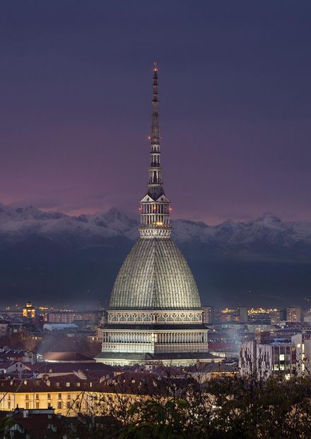 File:Mole Antonelliana di sera.jpg ...