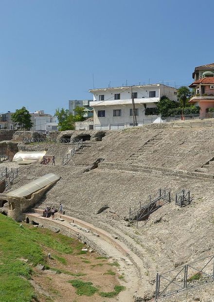 File:Amphitheatre of Durrës (by Pudelek ...
