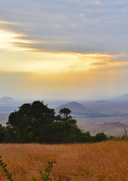 File:Chyulu Hills, Kenya (Unsplash).jpg ...