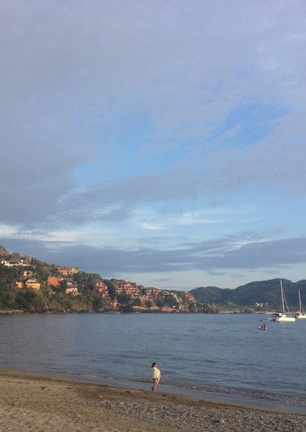 Ropa, Zihuatanejo - panoramio.jpg ...
