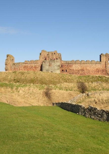 File:Tantallon Castle, 2015.JPG - Wikipedia