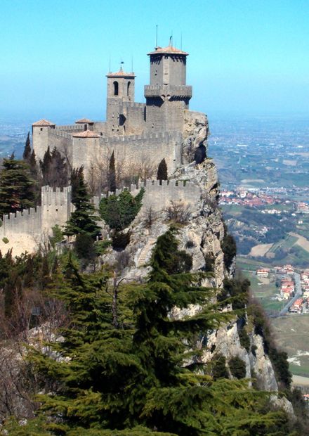 File:San Marino castello 2.jpg ...