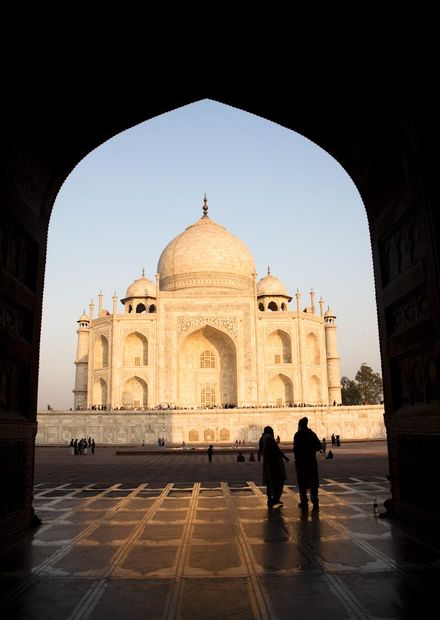 File:Taj Mahal at sunrise, Agra.jpg ...