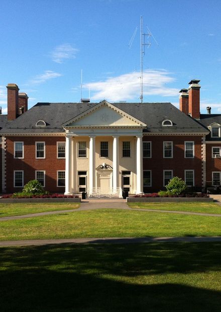File:Colby College Roberts Hall.JPG ...