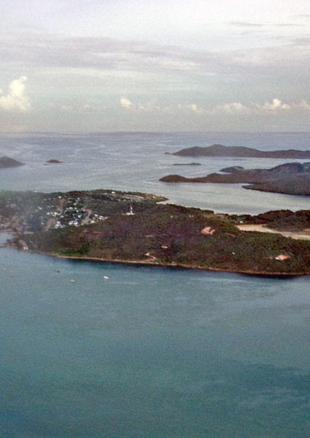 Fil:Torres Strait Islands air photo.jpg ...