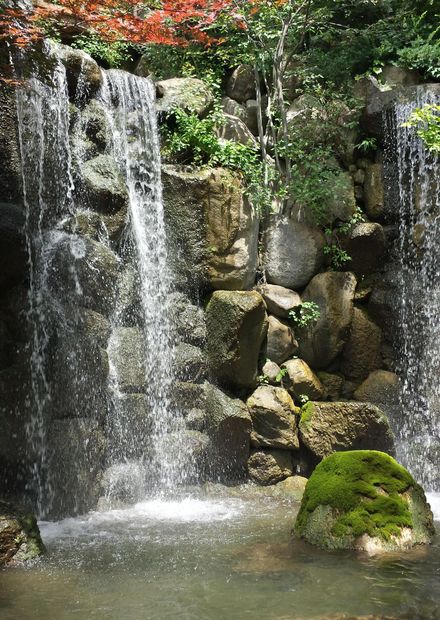 Anderson Japanese Gardens waterfall.jpg ...