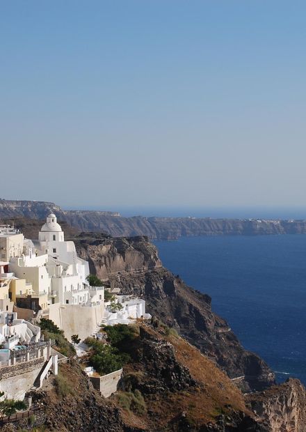 File:Santorini cliffside at sunset.jpeg ...