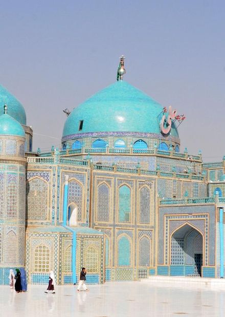 File:Blue Mosque in the northern Afghan ...