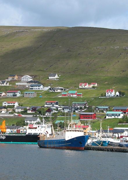 File:Harbour of Runavík, Faroe Islands ...