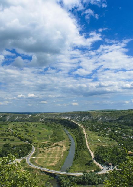 File:Moldova, Orheiul Vechi.jpg ...