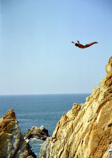 File:Acapulco Cliff Diver.jpg ...