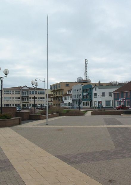 General de Gaulle square, St Pierre.JPG ...