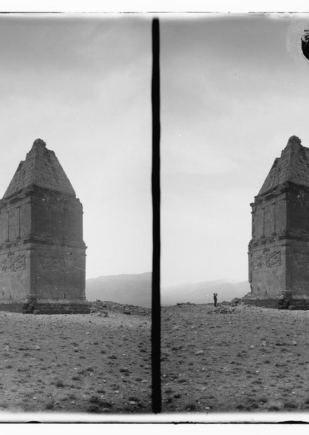 File:Kamouh el Hermel pyramid, south of ...