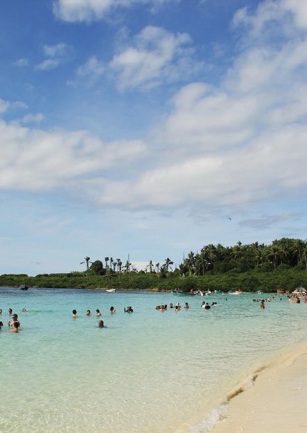 File:Isla Iguana.JPG - Wikimedia Commons