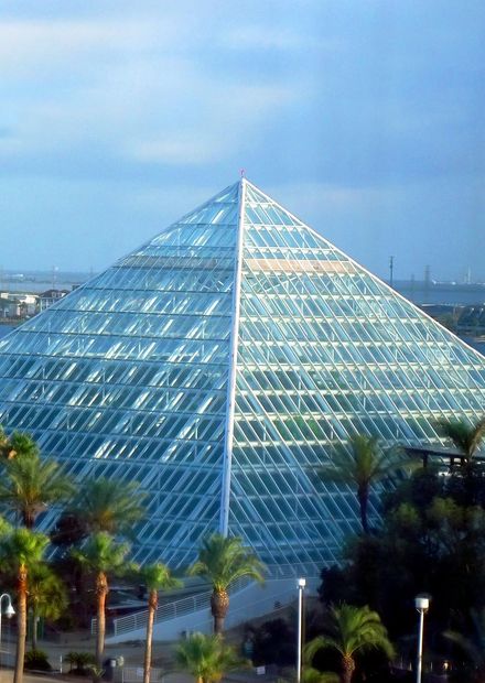File:Rainforest Pyramid Moody Gardens ...