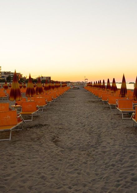 File:Rimini Beach, Italy in 2016 ...