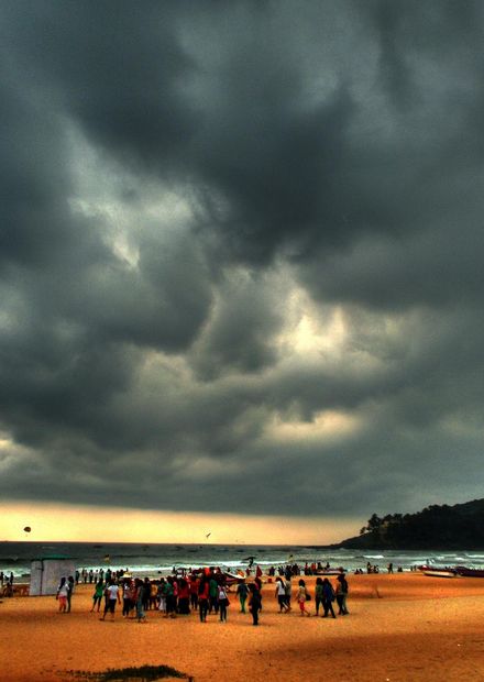 File:CANDOLIM BEACH HDR.jpg - Wikimedia ...