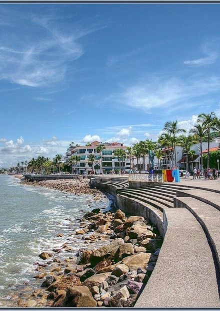 File:El Malecón Puerto Vallarta ...