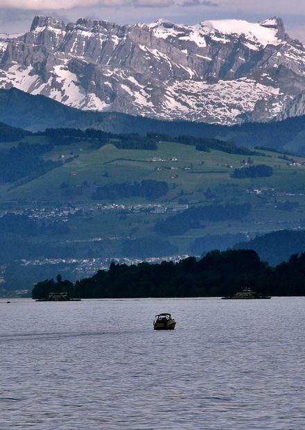File:Lake Zurich, Switzerland.JPG ...