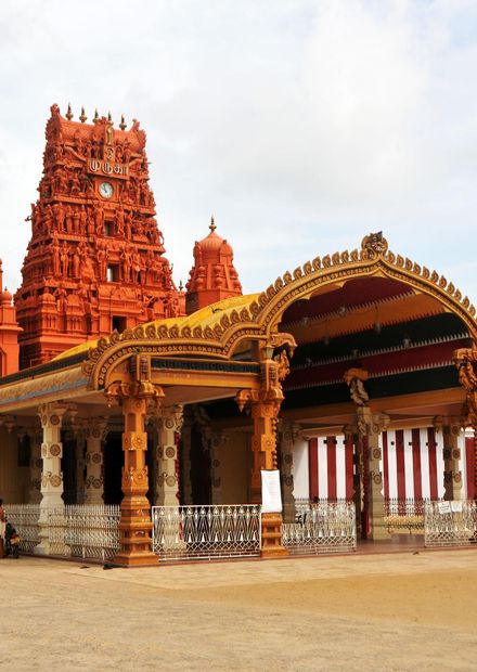 Nallur Kandasamy front entrance.jpg ...