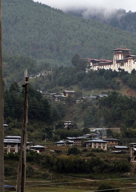 File:Bumthang-Jakar Dzong-10-2015-gje ...